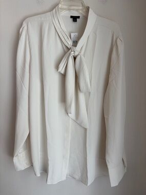 Ann Taylor Women’s Ivory off white Tie-Neck Blouse career professional XXLT NWT